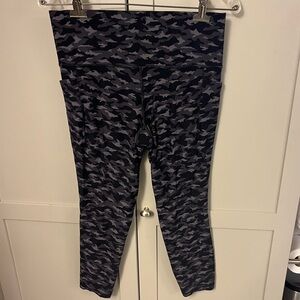 Athleta black camo 7/8 leggings